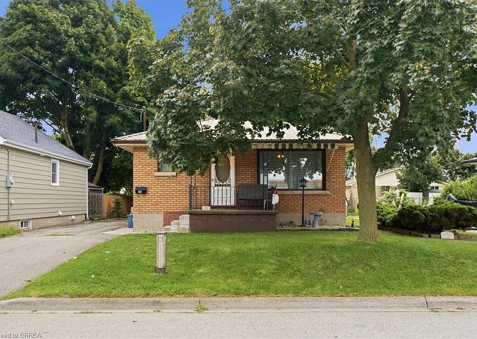 1st image of 16 Mintern Ave
