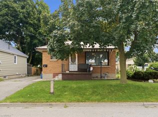 16 Mintern Ave, Brantford, ON N3S 1K6