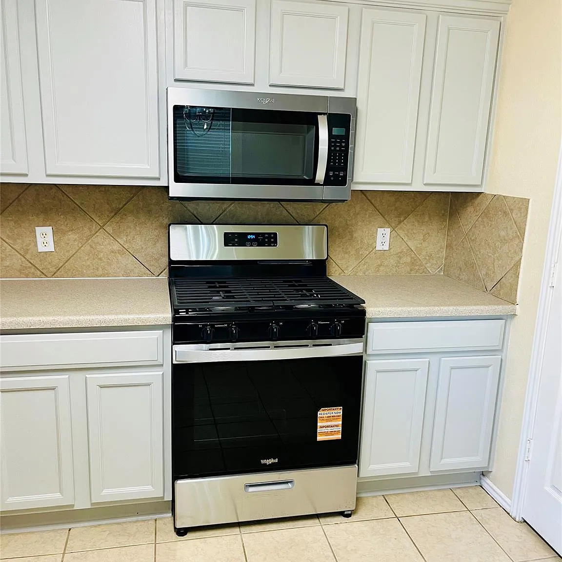 4 bed, 2.5 bath, 1932 sqft, $2,025 — Photo 4
