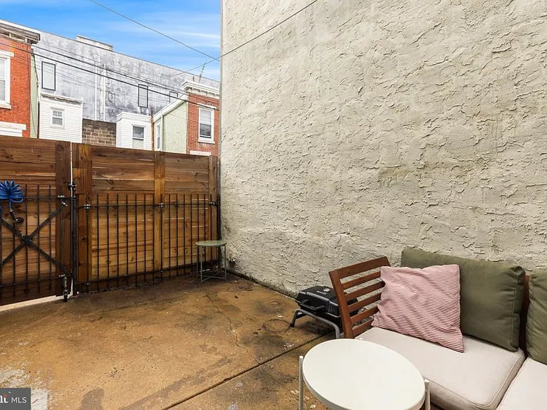 408 E Flora St — Photo 9