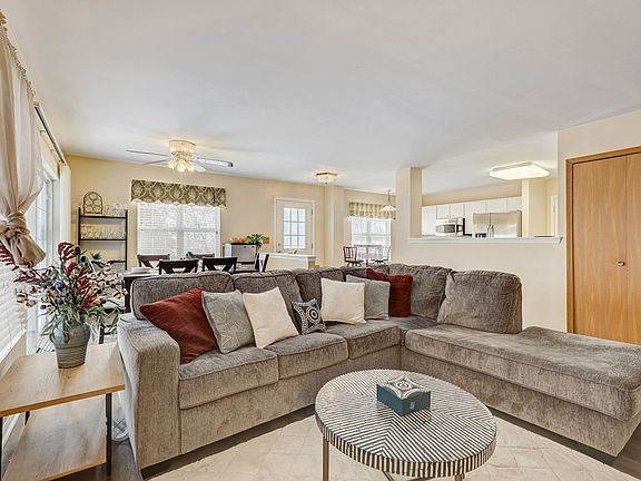 4th image of 1212 Hillsborough Ct