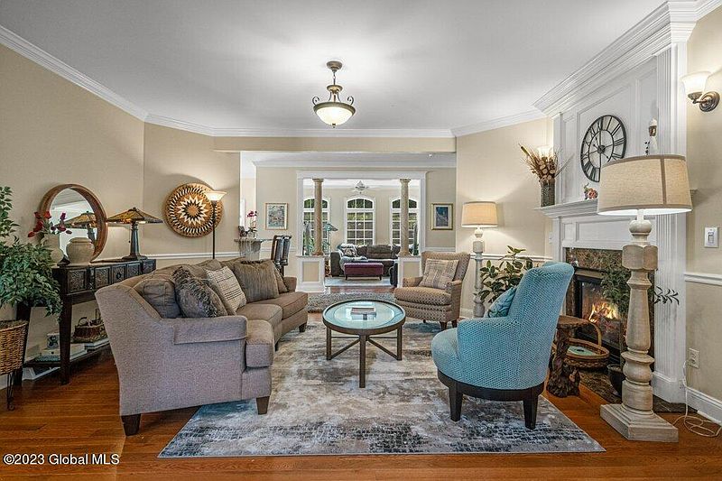 5th image of 8 Guilder Court
