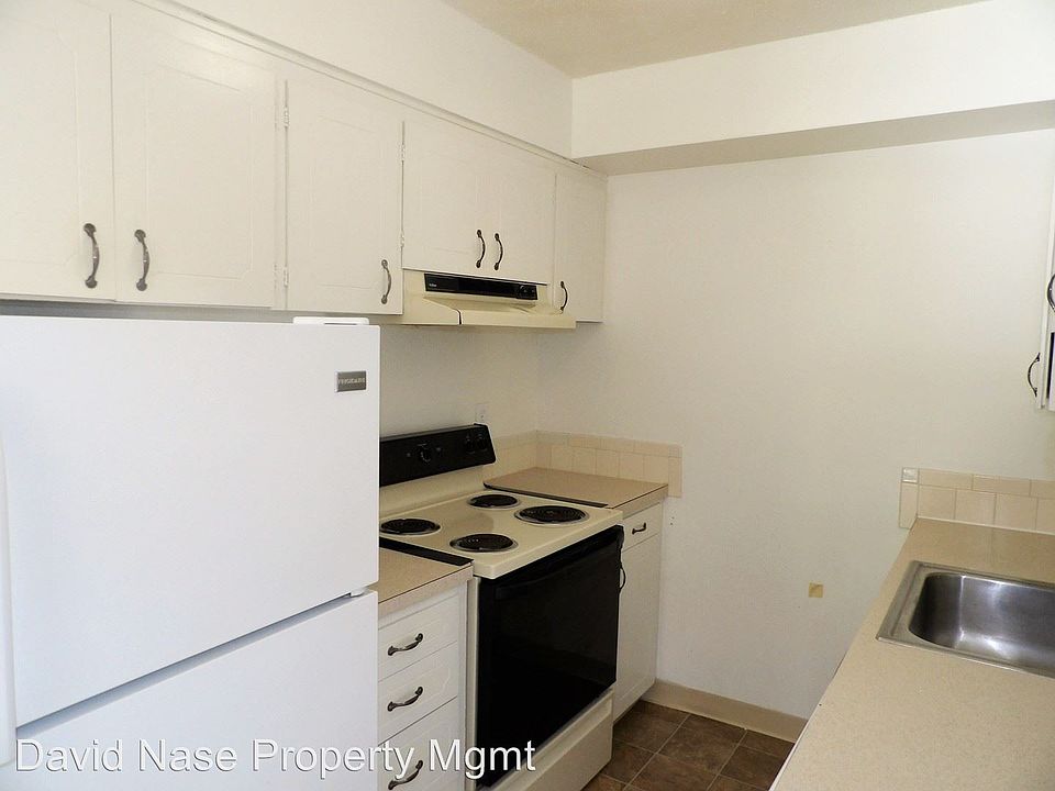 2nd image of 6170 SW Lombard Ave APT 05