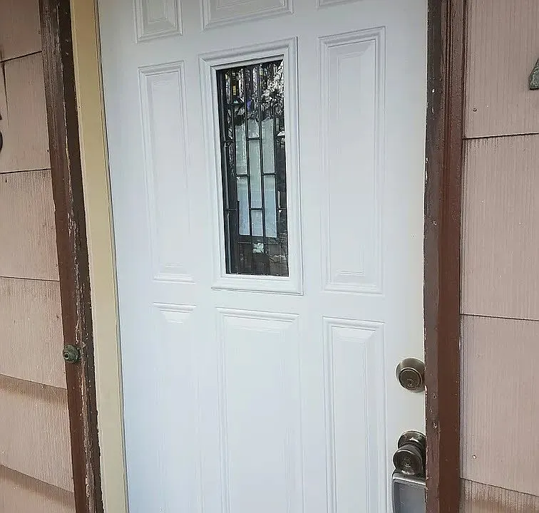 Step into modern living with LS Capital Group. This stylish entrance showcases the perfect blend of comfort and functionality, inviting you home. Explore the possibilities this property offers. Schedule your visit today!