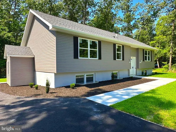 3205 Pine Dr, Williamstown, NJ 08094