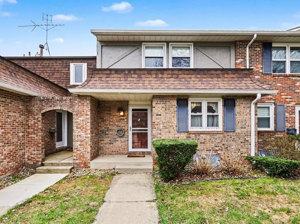 2535 Dover Ln #31, Saint Joseph, MI 49085