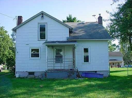 2nd image of 219 E Elm St