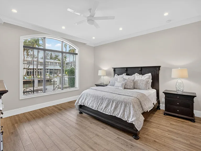 2425 Delmar Pl — Photo 25