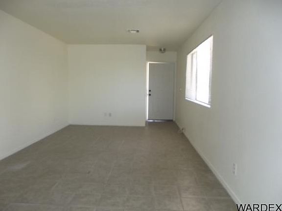 5th image of 3594 N Burbank St
