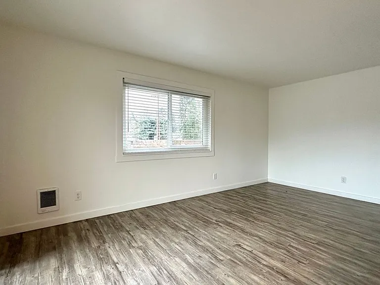 J3 Apartments — Photo 6