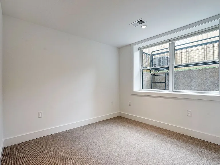 730 Columbia Rd NW #1 — Photo 9