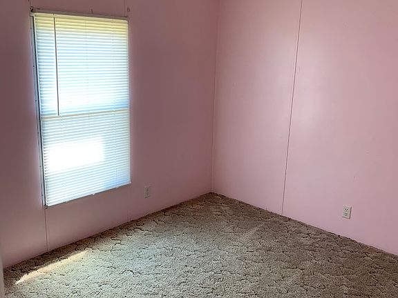 2nd image of 127 Lee Cir