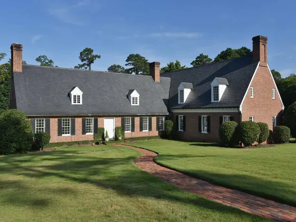 1207 Pinecrest Dr, Albany, GA 31707