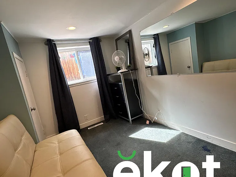1267 W 500 S — Photo 10