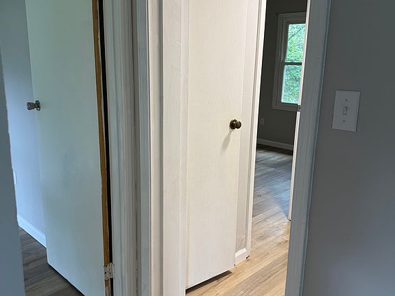 4th image of 153 Brush Hill Ct