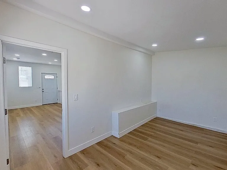 5924 Whitewood Ave — Photo 10