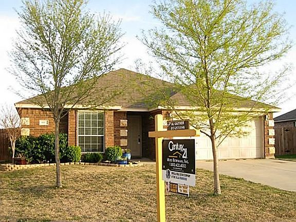 2nd image of 613 Fossil Wood Dr