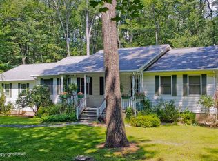 109 Karen Glen Way, Brodheadsville, PA