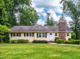 38 Longview Dr, Whippany, NJ 07981