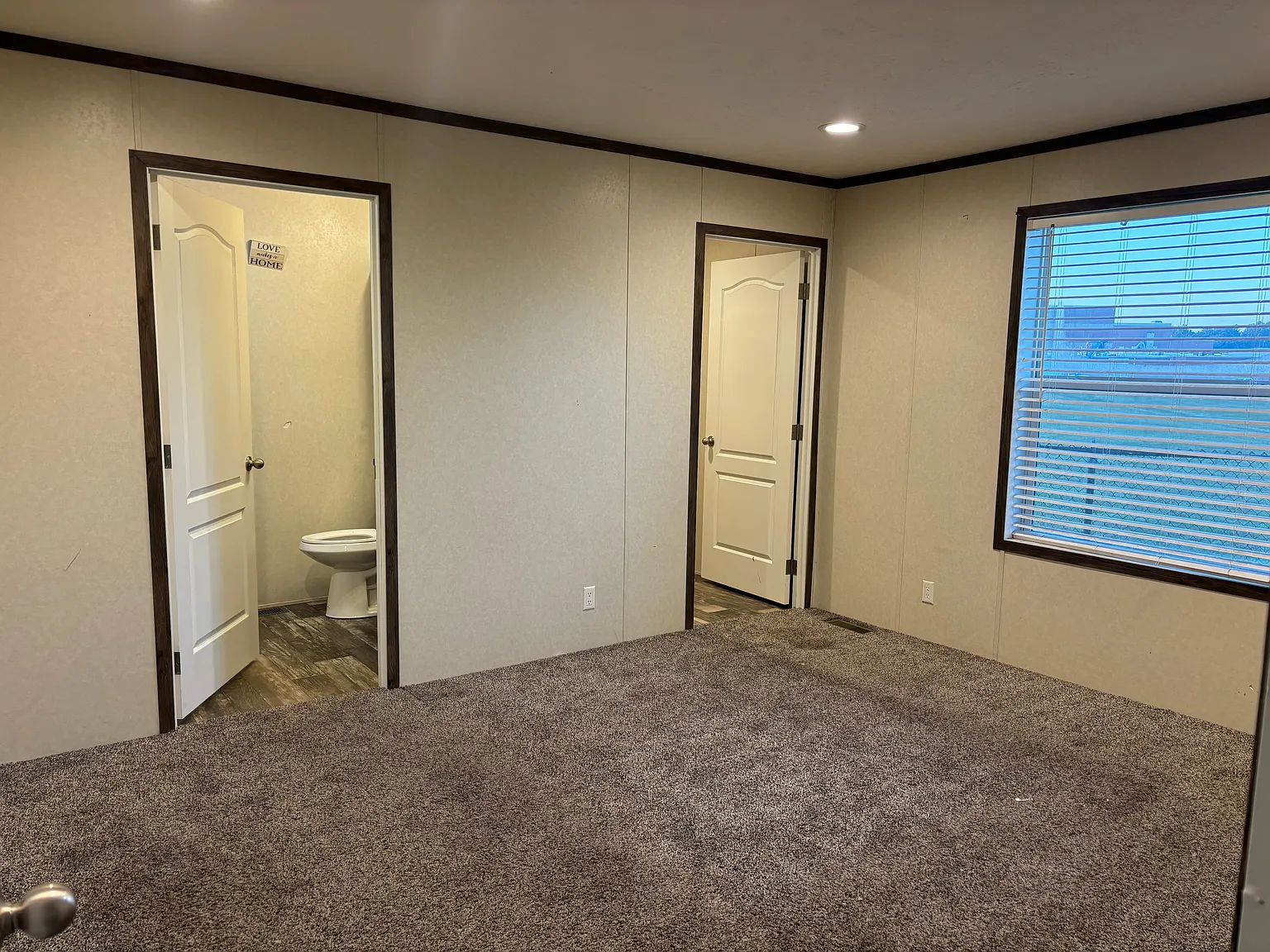 3 bed, $1,075 — Photo 4