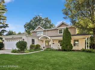 302 W Victoria Ln, Arlington Heights, IL 60005
