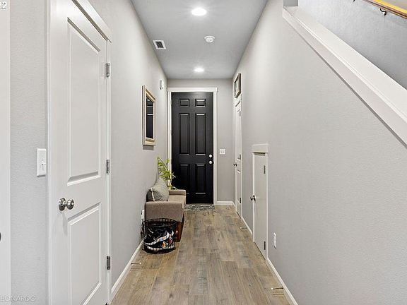 4th image of 6609 NE 134th St