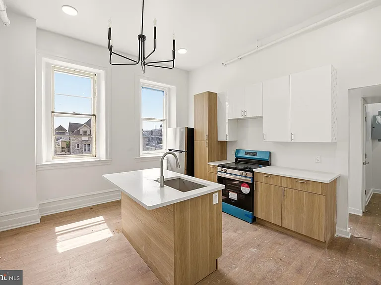 6012 Ridge Ave #6 — Photo 1