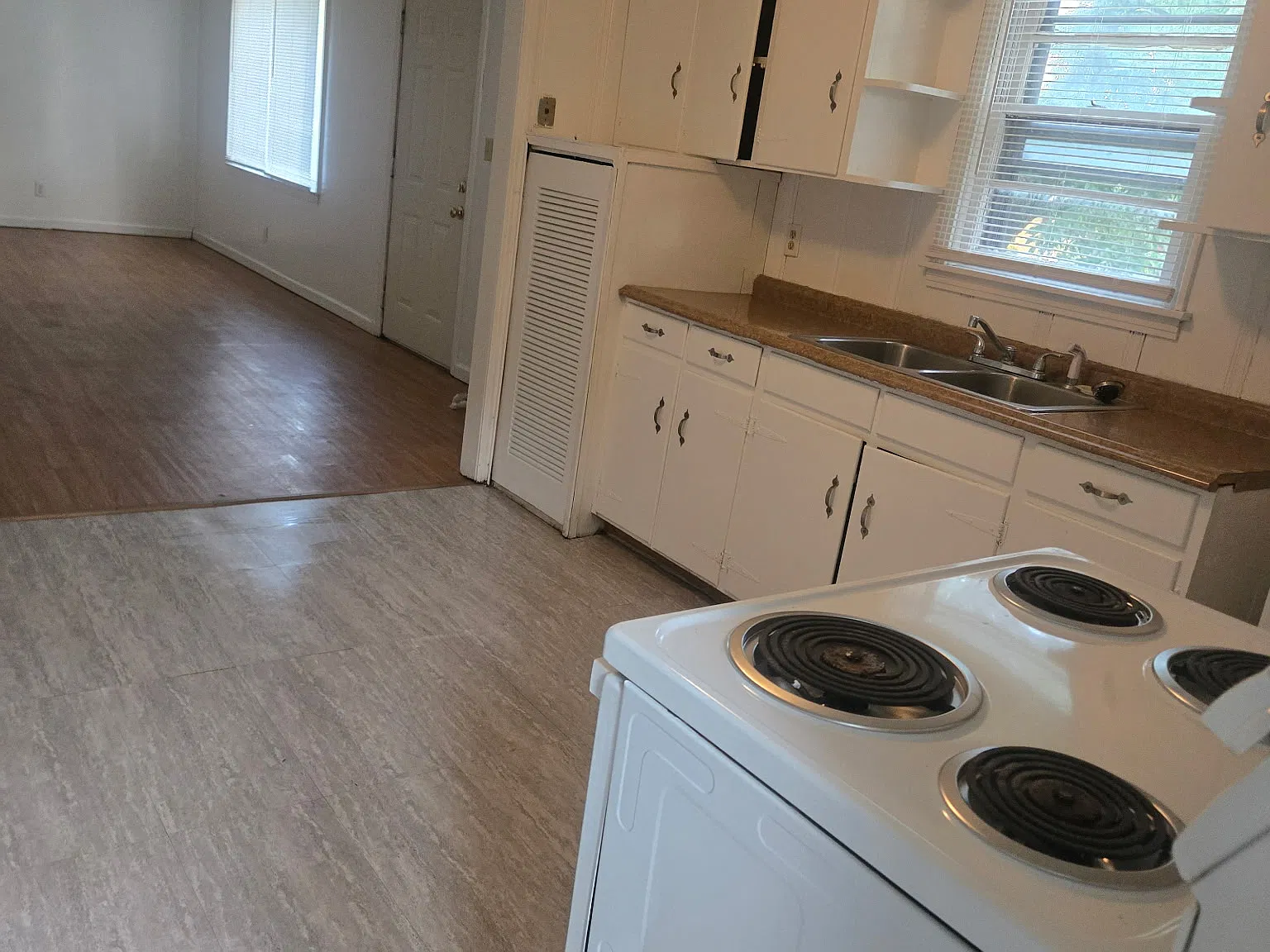 2 bed, 900 sqft, $1,400 — Photo 3