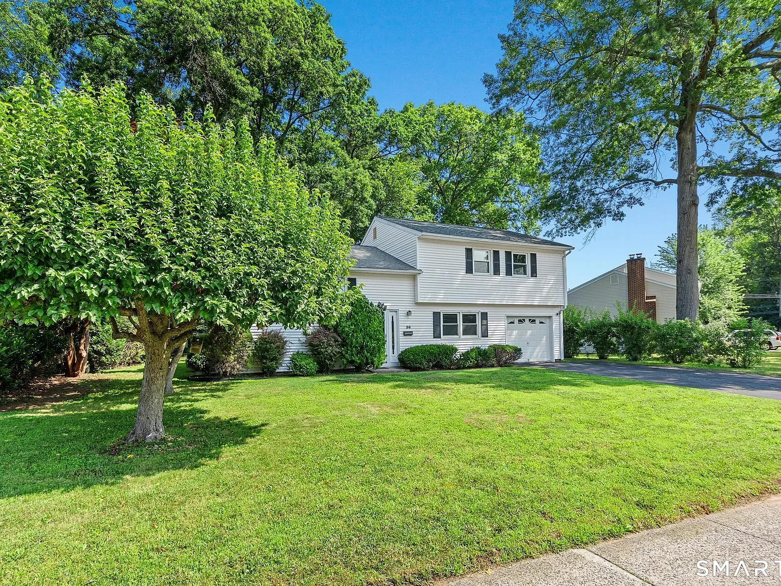 3 bed, 1.5 bath, 1809 sqft, $3,500 — Photo 3
