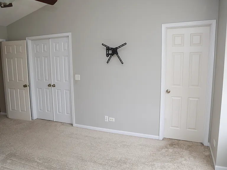 217 Comstock Dr — Photo 40
