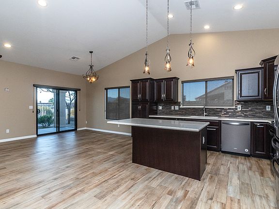 5th image of 5903 S Desert Lakes Dr