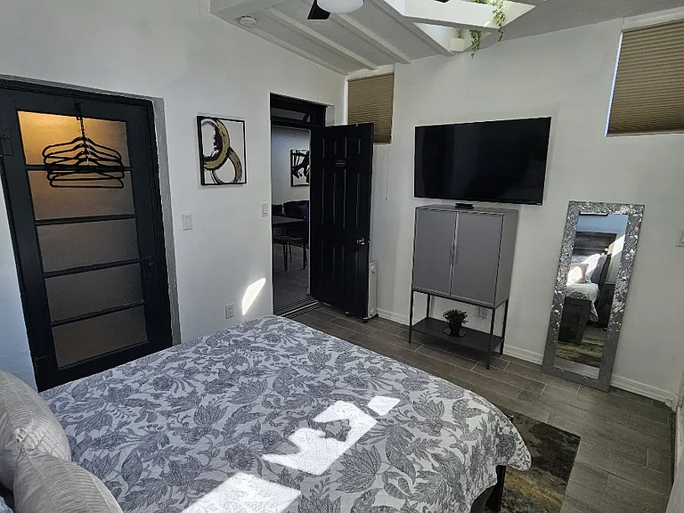 428 N Euclid Ave — Photo 5