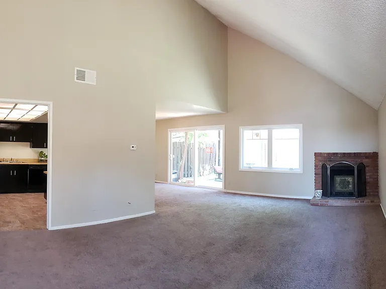 22719 Garzota Dr — Photo 6
