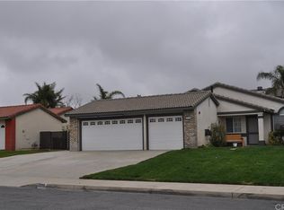 2230 W Windhaven Dr, Rialto, CA 92377