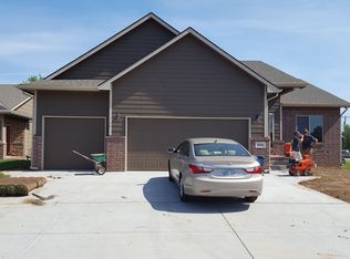 2521 S Maize Ct, Wichita, KS 67215