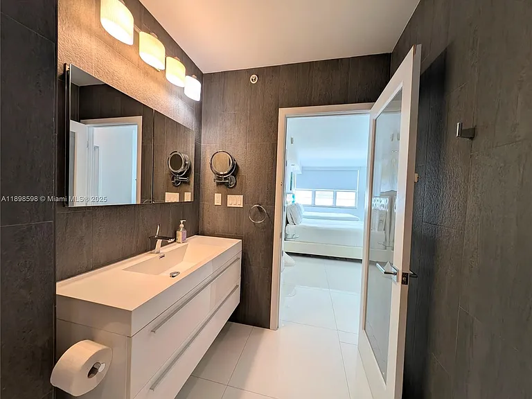 100 Lincoln Rd #1008 — Photo 7