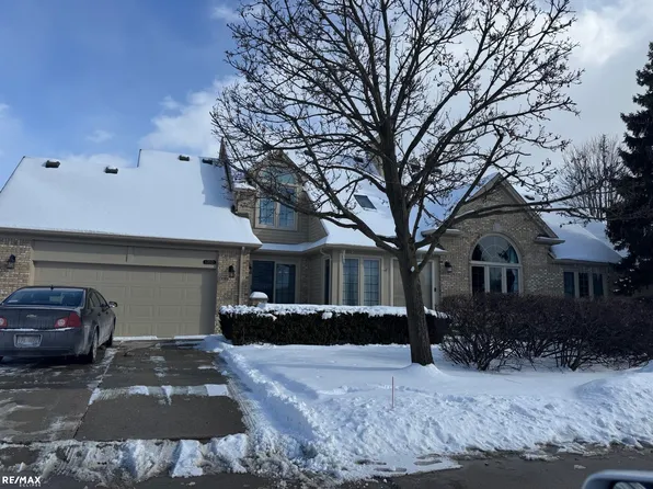 17021 Crystal Dr, Macomb, MI 48042