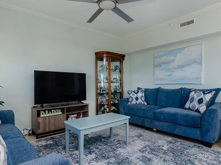 2400 N Lumina Ave #2 — Photo 7