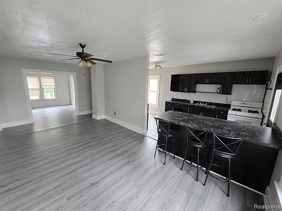 3rd image of 5124 Williamson St