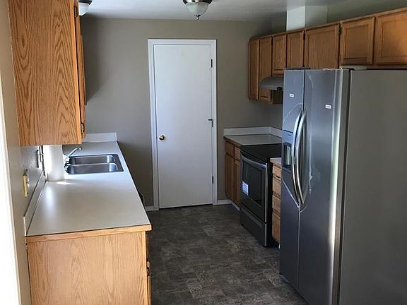 5th image of 601 E Oak Park Way