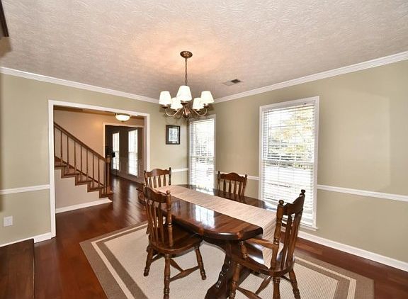 3rd image of 225 Lakeland Ct