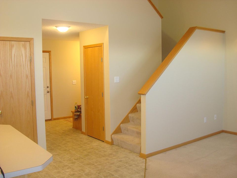 2nd image of 2181 Cleveland Way S