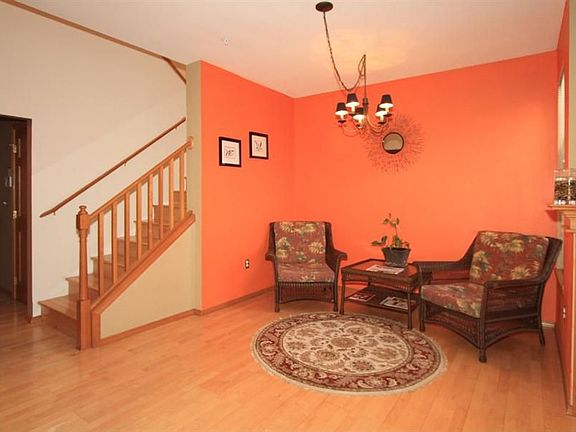 2nd image of 530 227th Ln NE