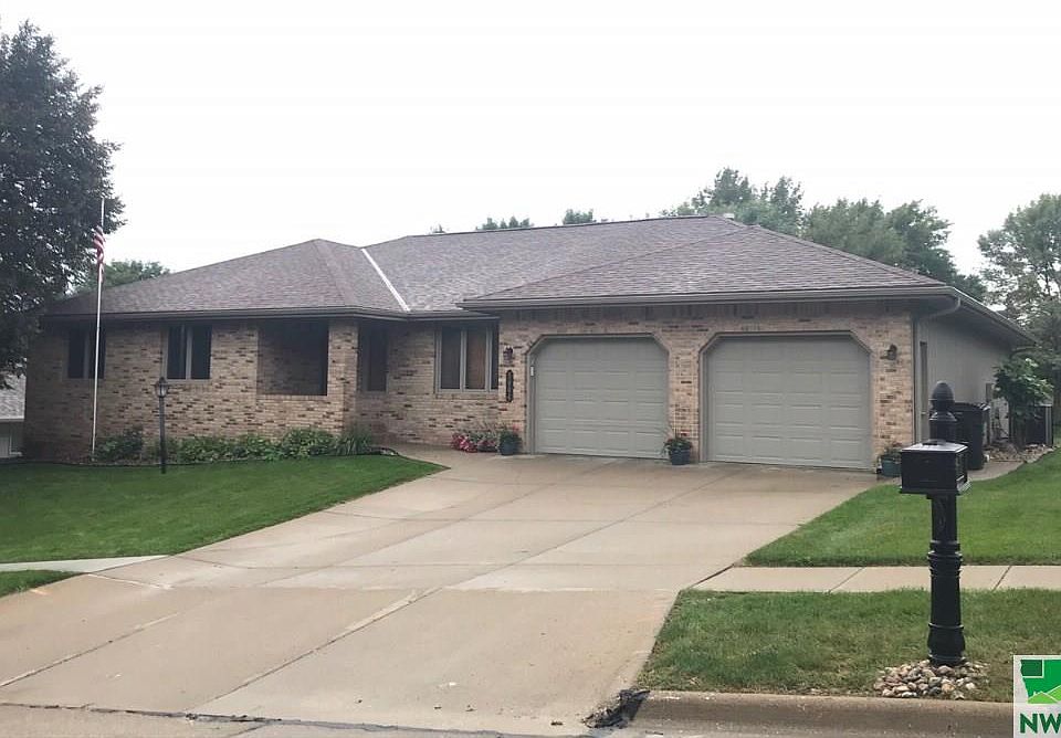 1st image of 5004 Ravine Park Ln