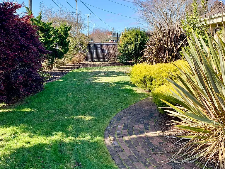 3433 Trinity St — Photo 22