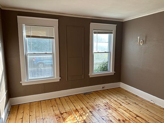 5th image of 5 Villa Ave #1