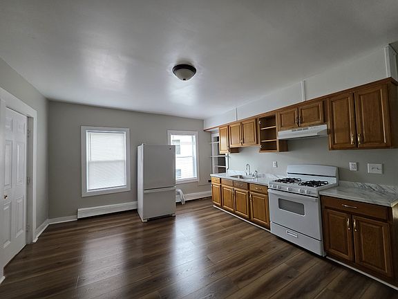 2nd image of 336 Quinnipiac Ave #3