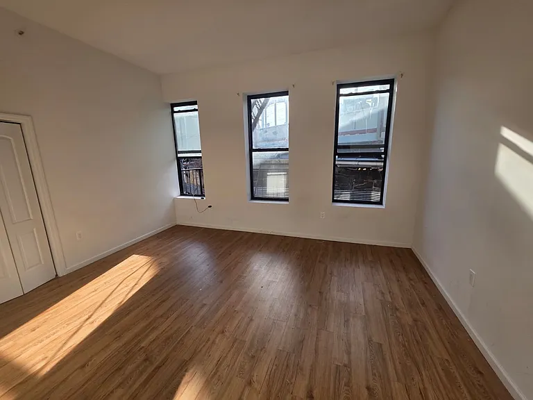 210 Broad St #6 — Photo 1