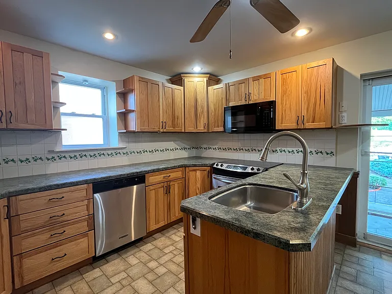 27 Woodland Rd — Photo 22
