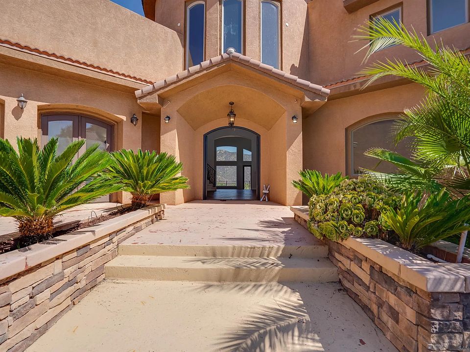 1st image of 3034 Mountain View Dr